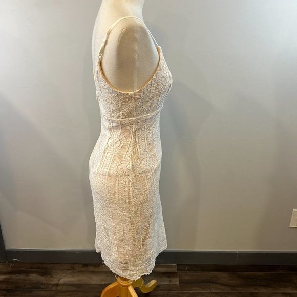 NWOT LULUS Avianna Cutout Lace Sheath Dress in White And‎ Nude (XS) - Picture 5 of 10